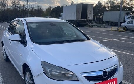 Opel Astra J, 2011 год, 500 000 рублей, 1 фотография