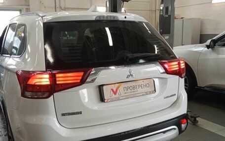 Mitsubishi Outlander III рестайлинг 3, 2019 год, 2 289 000 рублей, 4 фотография