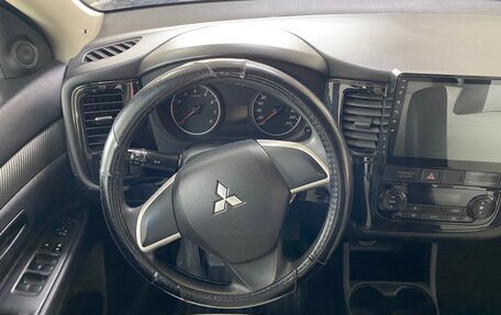 Mitsubishi Outlander III рестайлинг 3, 2013 год, 1 099 999 рублей, 14 фотография