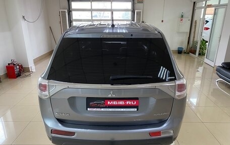Mitsubishi Outlander III рестайлинг 3, 2013 год, 1 099 999 рублей, 6 фотография