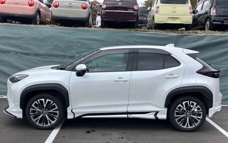 Toyota Yaris Cross, 2022 год, 1 500 000 рублей, 5 фотография