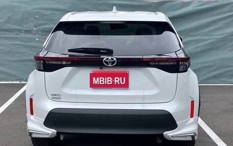 Toyota Yaris Cross, 2022 год, 1 500 000 рублей, 7 фотография