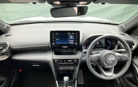 Toyota Yaris Cross, 2022 год, 1 500 000 рублей, 9 фотография