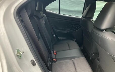 Toyota Yaris Cross, 2022 год, 1 500 000 рублей, 22 фотография