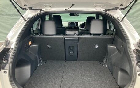 Toyota Yaris Cross, 2022 год, 1 500 000 рублей, 24 фотография