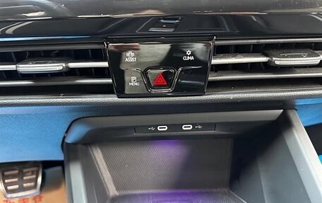 Volkswagen Golf VIII, 2022 год, 1 830 000 рублей, 9 фотография