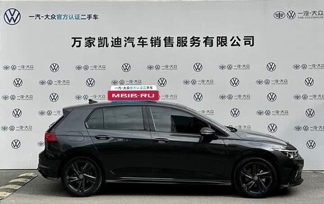 Volkswagen Golf VIII, 2022 год, 1 830 000 рублей, 3 фотография