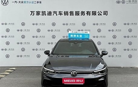 Volkswagen Golf VIII, 2022 год, 1 830 000 рублей, 2 фотография