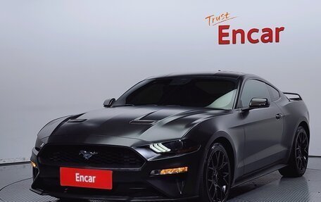 Ford Mustang VI рестайлинг, 2020 год, 2 430 000 рублей, 2 фотография