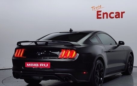 Ford Mustang VI рестайлинг, 2020 год, 2 430 000 рублей, 4 фотография