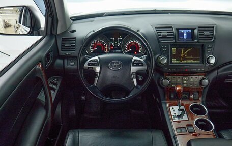 Toyota Highlander III, 2012 год, 2 345 000 рублей, 15 фотография