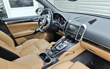 Porsche Cayenne III, 2016 год, 3 897 000 рублей, 16 фотография