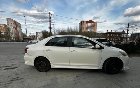 Toyota Yaris III рестайлинг, 2006 год, 495 000 рублей, 1 фотография