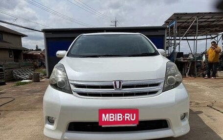 Toyota ISis I, 2017 год, 1 050 000 рублей, 2 фотография