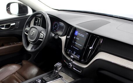 Volvo XC60 II, 2019 год, 3 750 000 рублей, 7 фотография