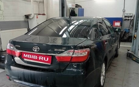 Toyota Camry, 2015 год, 1 700 000 рублей, 3 фотография