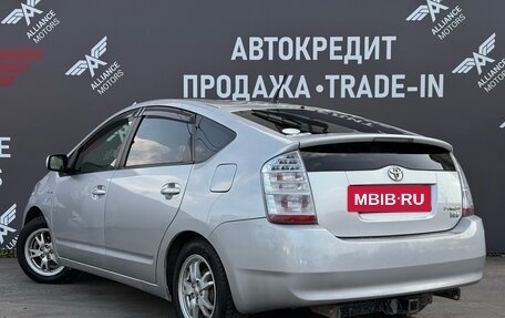 Toyota Prius, 2010 год, 885 000 рублей, 4 фотография