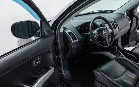Mitsubishi Outlander III рестайлинг 3, 2011 год, 1 545 000 рублей, 8 фотография