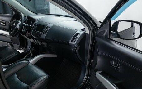 Mitsubishi Outlander III рестайлинг 3, 2011 год, 1 545 000 рублей, 10 фотография