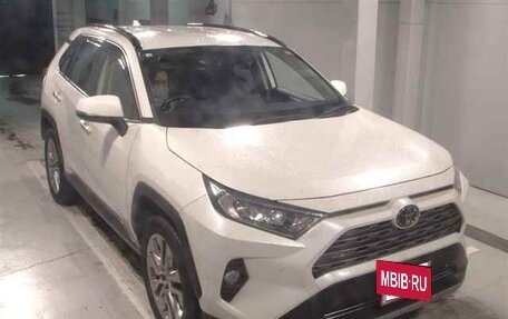Toyota RAV4, 2020 год, 2 310 000 рублей, 2 фотография