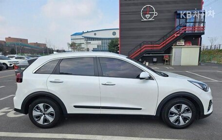 KIA Niro I, 2021 год, 1 810 000 рублей, 6 фотография