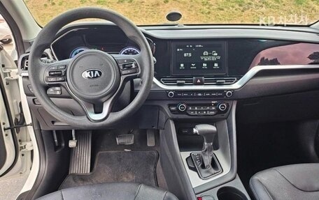 KIA Niro I, 2021 год, 1 810 000 рублей, 9 фотография