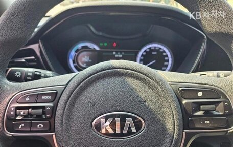 KIA Niro I, 2021 год, 1 810 000 рублей, 11 фотография
