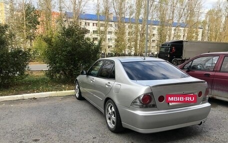 Toyota Altezza, 2001 год, 700 000 рублей, 2 фотография