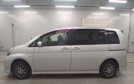 Toyota ISis I, 2012 год, 1 090 000 рублей, 5 фотография