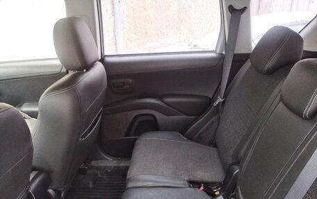 Mitsubishi Outlander III рестайлинг 3, 2012 год, 1 390 000 рублей, 11 фотография