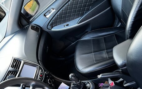 Hyundai Solaris II рестайлинг, 2011 год, 600 000 рублей, 4 фотография