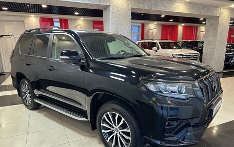 Toyota Land Cruiser Prado 150 рестайлинг 2, 2022 год, 11 950 000 рублей, 3 фотография