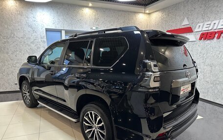 Toyota Land Cruiser Prado 150 рестайлинг 2, 2022 год, 11 950 000 рублей, 7 фотография