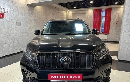 Toyota Land Cruiser Prado 150 рестайлинг 2, 2022 год, 11 950 000 рублей, 2 фотография