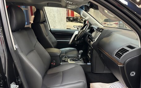 Toyota Land Cruiser Prado 150 рестайлинг 2, 2022 год, 11 950 000 рублей, 14 фотография