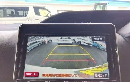 Toyota Noah III, 2021 год, 2 100 000 рублей, 11 фотография
