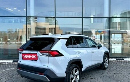 Toyota RAV4, 2021 год, 3 499 000 рублей, 4 фотография