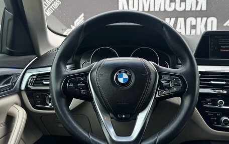 BMW 5 серия, 2019 год, 2 800 000 рублей, 13 фотография