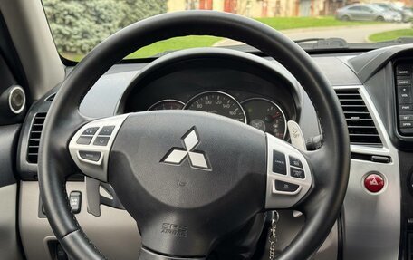 Mitsubishi Pajero Sport II рестайлинг, 2010 год, 1 490 000 рублей, 24 фотография
