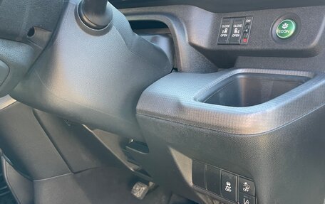 Honda Stepwgn IV, 2016 год, 1 980 000 рублей, 9 фотография