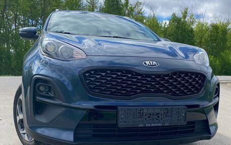 KIA Sportage IV рестайлинг, 2020 год, 2 800 000 рублей, 2 фотография