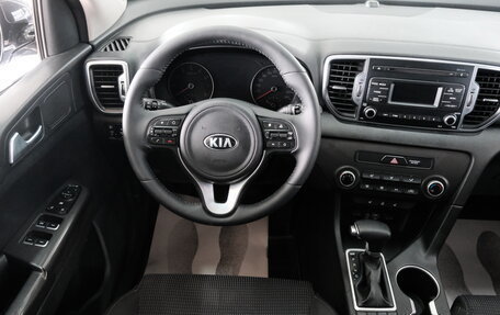 KIA Sportage IV рестайлинг, 2016 год, 2 099 000 рублей, 10 фотография
