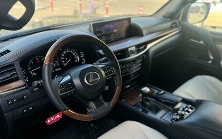 Lexus LX III, 2017 год, 6 990 000 рублей, 10 фотография