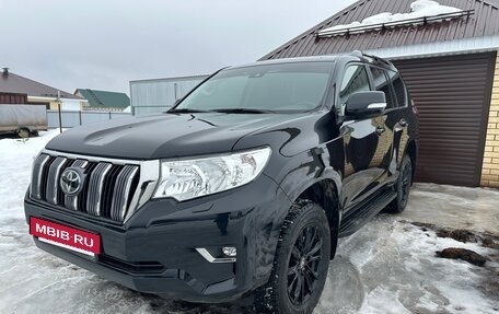 Toyota Land Cruiser Prado 150 рестайлинг 2, 2023 год, 7 100 000 рублей, 2 фотография