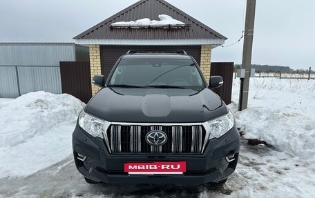 Toyota Land Cruiser Prado 150 рестайлинг 2, 2023 год, 7 100 000 рублей, 4 фотография