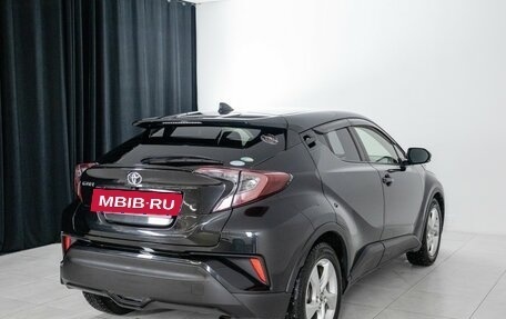 Toyota C-HR I рестайлинг, 2018 год, 1 945 000 рублей, 7 фотография