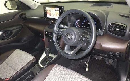 Toyota Yaris Cross, 2021 год, 1 560 000 рублей, 3 фотография