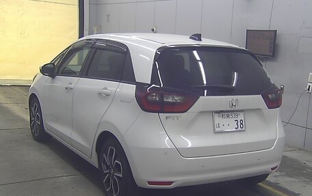 Honda Fit, 2020 год, 1 085 000 рублей, 3 фотография