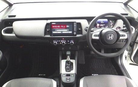 Honda Fit, 2020 год, 1 085 000 рублей, 6 фотография
