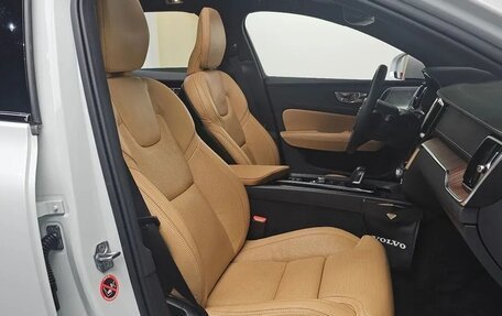 Volvo V60 II, 2021 год, 2 530 600 рублей, 6 фотография